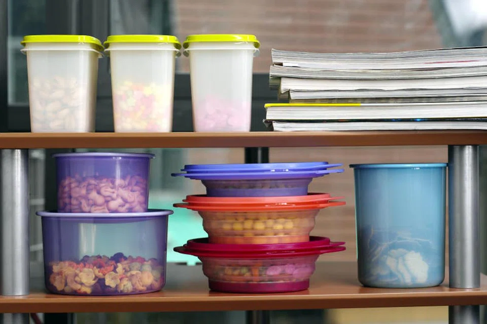  Jenama Tupperware telah membentuk budaya dapur dan gaya hidup isi rumah seluruh Indonesia suatu ketika dahulu. Namun, Tupperware hanya menguasai 16.3 peratus, berbanding lebih 50 peratus pada awal dekad lalu ekoran kegagalannya menyesuaikan diri dengan perubahan budaya pengguna masa kini.