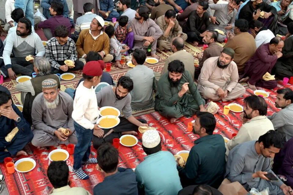 Pakistan, Lahore, Ramadan, Muslim, Sikh, break fast, iftar