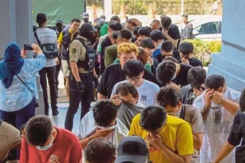 Sebahagian tertuduh yang mengaku bersalah merusuh dan menyerang sebuah pusat hiburan pada 5 April lalu, dijatuhi hukuma penjara 10 bulan oleh Mahkamah Tinggi Kuala Lumpur, pada 21 April.