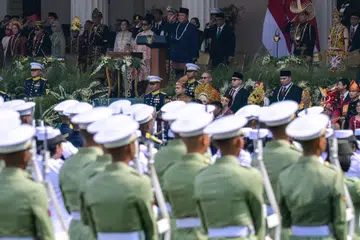 Presiden Indonesia, Encik Prabowo Subianto, mengetuai upacara menaikkan bendera Merah Putih sempena sambutan Hari Kemerdekaan ke-81 Indonesia di Istana Merdeka, Jakarta, pada 17 Ogos 2026. Sambutan tahun 2026 ini berlangsung ketika ribuan penduduk di Pulau Flores, Nusa Tenggara Timur, masih berdepan kesan gempa bumi kuat 7.7 magnitud yang meragut sekurang-kurangnya 53 nyawa.