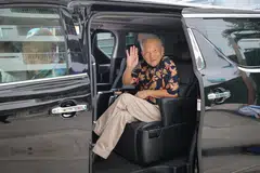 INSIDEN DI CLEMENTI: Seorang lelaki dikatakan telah menjerit kata-kata kesat semasa Encik Ng Kok Song bertemu penduduk di kawasan Clementi. 