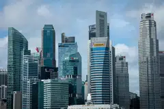 Hampir tujuh daripada 10 syarikat yang ditinjau berkata mereka jangkakan tarif baru itu memberi kesan negatif ketara atau sederhana ke atas operasi mereka.