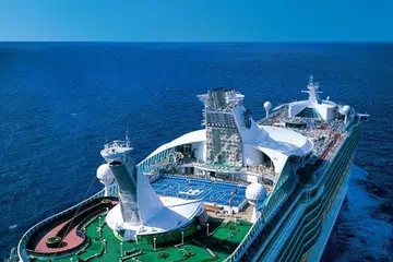 HADIAH MENARIK: Peluang bersantai dan berhibur di atas kapal persiaran Mariner of the Seas menanti pemenang peraduan foto BH. - Foto ROYAL CARIBBEAN CRUISES