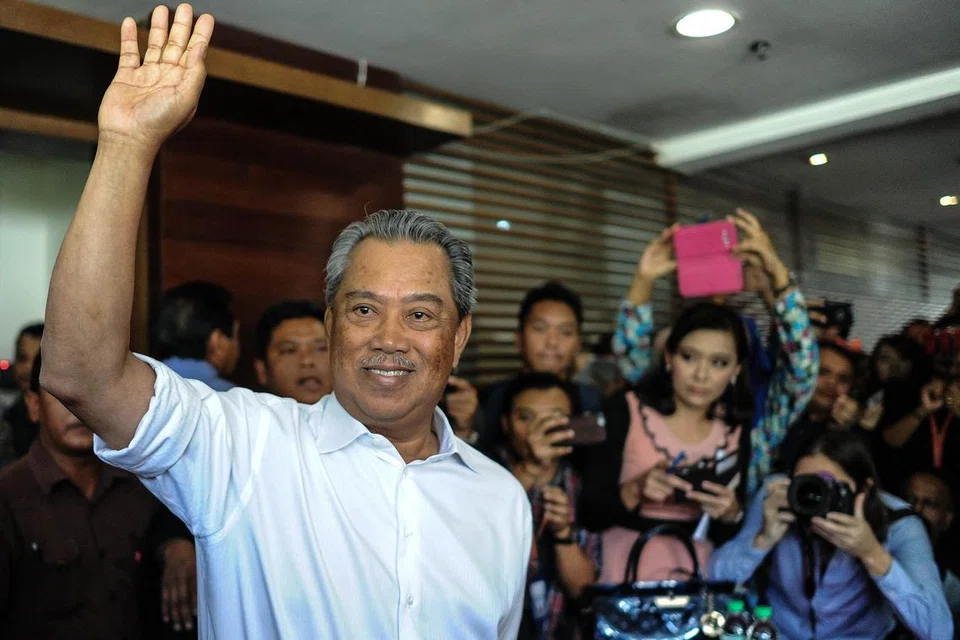 MASIH LANTANG BERSUARA: Tan Sri Muhyiddin Yassin mengadakan sidang akhbar di Kuala Lumpur kelmarin bagi menyuarakan bantahan terhadap tindakan Umno menggantungnya daripada memegang jawatan Timbalan Presiden Umno. 