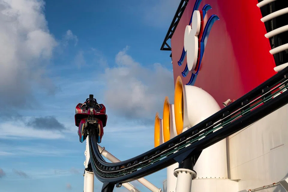 Ironcycle Test Run di Marvel Landing, ‘roller coaster’ pertama dan terpanjang Disney Cruise Line di laut. 