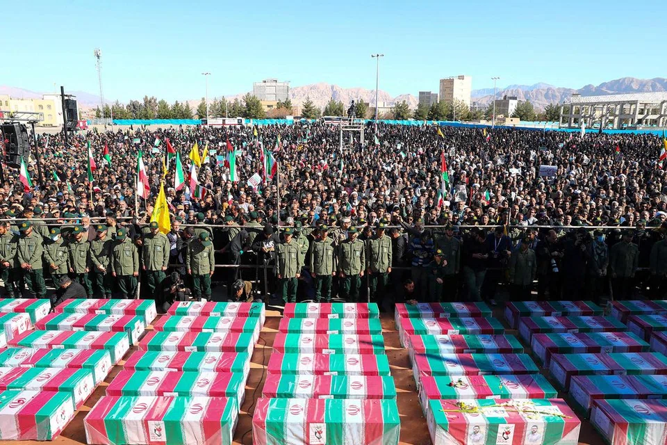 SERANGAN PENGGANAS: Sekurang-kurangnya 100 orang dipercayai terbunuh dalam serangan di Kerman, bandar di selatan Iran pada 3 Januari.