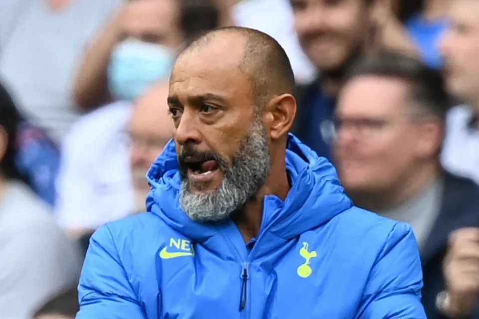 JUARA HADAPI MASALAH KECEDERAAN: Pep akui Manchester City tidak akan berada di tahap terbaik menghadapi Spurs di bawah Nuno (atas). - Foto AFP