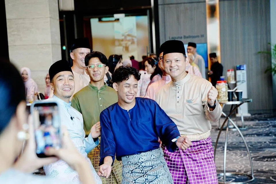 Zaqy, Mendaki, sokong pelajar ITE, biasiswa