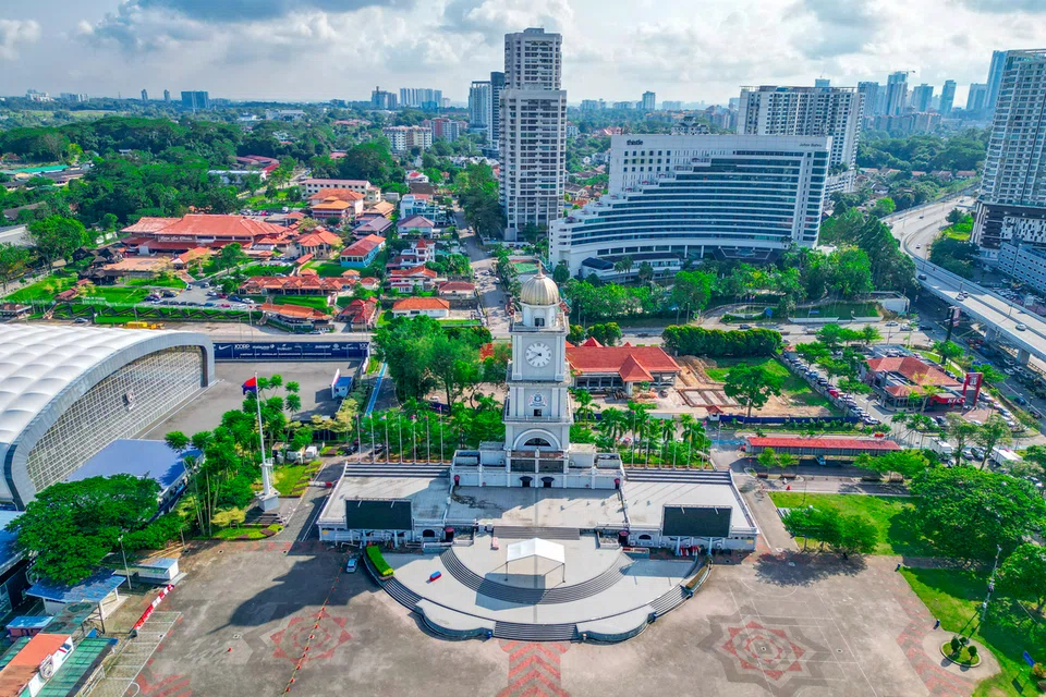 Sistem pengangkutan awam Johor perlu dirancang semula secara menyeluruh bagi memastikan pergerakan di dalam negeri lebih tersusun rapi.