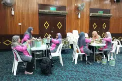 Sukarelawan Muslimah bukan sekadar membantu, malah merupakan nadi kekuatan bagi projek kutipan derma tabung Jumaat yang berlangsung pada 12 September. 