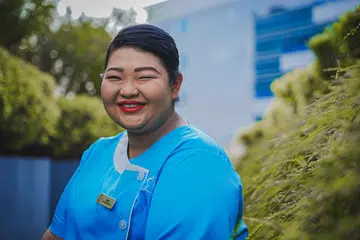 Cik Nur Hafizah Raduan, yang dahulu keberatan menjadi jururawat, kini begitu komited dalam tugasannya sekarang dan merancang untuk melanjutkan pengajian dalam bidang kejururawatan. 