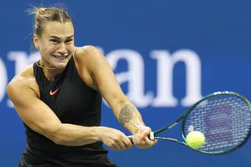 Aryna Sabalenka, berjaya menundukkan pemain China, Qinwen Zheng, semasa perlawanan suku akhir Kejohanan Tenis Terbuka di Pusat Tenis Nasional Billie Jean King USTA, New York, pada 3 September. 
