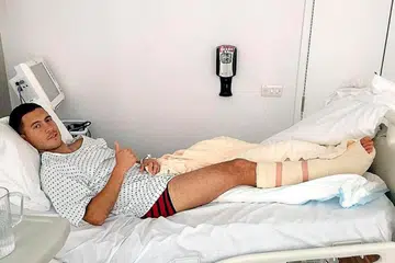 DI KATIL HOSPITAL: Eden Hazard menjalani pembedahan buku lali kanannya dan dijangka tidak dapat beraksi selama tiga bulan. - Foto TWITTER