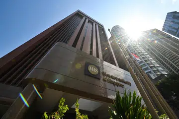 MAS menurunkan ramalan inflasi keseluruhan 2024 bagi Singapura kepada 2.5 peratus hingga 3.5 peratus. 