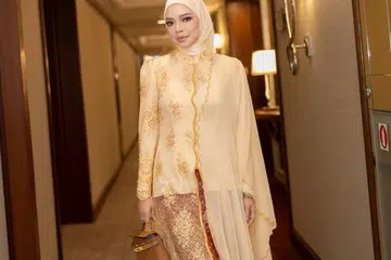 Nora Danish, penerbangan dibatalkan, abu gunung berapi