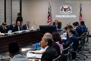 Perdana Menteri Malaysia, Datuk Seri Anwar Ibrahim, mempengerusikan Mesyuarat Majlis Tindakan Sara Hidup Negara dan mengumumkan penurunan harga beras putih import (BPI).