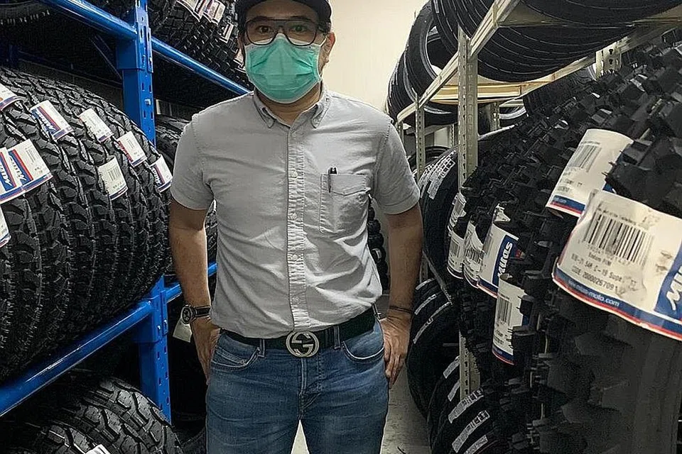 OPTIMIS: Encik Khaled Banama berharap lebih banyak sempadan negara akan dibuka tanpa memerlukan kuarantin, demi memudahkan pergerakan peniaga sepertinya yang mempunyai operasi di luar negara, di samping sokongan berterusan pemerintah kepada SME. - Foto Banama Corporation