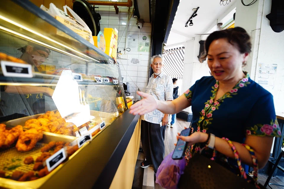 Antara makanan yang digemari Cik Diana Pang, Anggota Parlimen (AP) bagi kawasan undi Geylang Serai, ialah vadai, terutamanya dari gerai popular The Original Vadai di Joo Chiat Road.