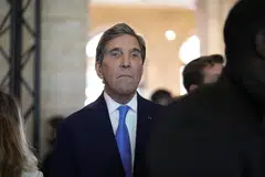 KUNJUNGAN KE CHINA: Duta khas Amerika Syarikat bagi perubahan iklim, Encik John Kerry, dijadualkan ke China bagi menyambung semula rundingan mengenai kawalan kesan pemanasan sejagat.