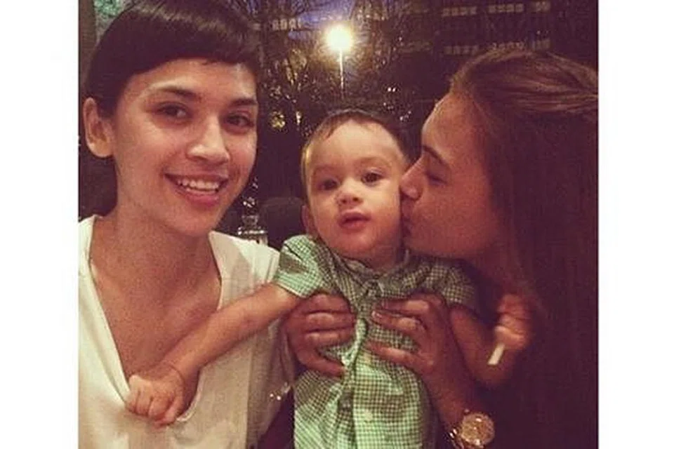 KECIL-KECIL SUDAH POPULAR: Anak Scha Al Yahya, Lara Alana, serta anak Diana Danielle (gambar atas, kiri) yang bernama Muhammad (tengah) memiliki akaun Instagram. Bahkan, akaun mereka itu diikuti ribuan peminat ibu bapa mereka.