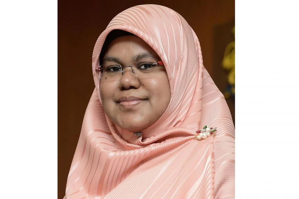 "Menegakkan benang yang basah dan mengapi-apikan sensitiviti masyarakat di media sosial adalah tidak wajar dan boleh menimbulkan banyak dosa dan prasangka buruk daripada mereka yang tidak melihat sendiri apa yang berlaku." - Ustazah Kalthom Isa