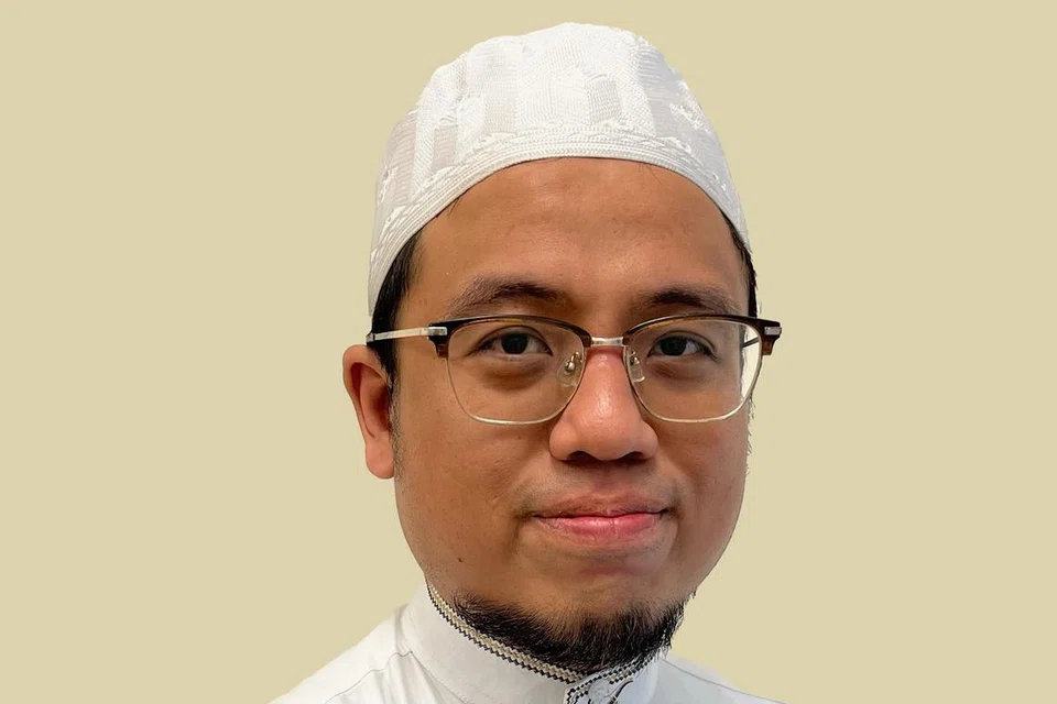 Penolong Ketua Jabatan, Pengajian Islam & Bahasa Arab di Madrasah Al-Arabiah Al-Islamiah, Ustaz Abdur Rahman Latiff. 