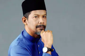 NAM RON: Kisah awal penglibatan pelakon serba boleh ini dalam dunia seni dirundung hiba akibat kehabisan wang membeli makanan kerana tidak bekerja dan hampir menyamun juruwang. Detik pahit itulah menjadi ilham Nam Ron mencipta adegan serupa dalam filem 'One Two Jaga'. - Foto MYNEWSHUB