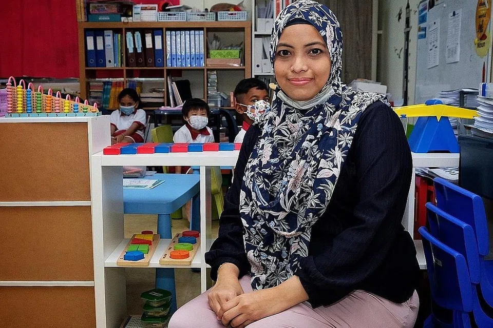 Cik Salbiah Ramli, guru kanan di pusat penjagaan kanak-kanak Cherry Kidz Montessori Childcare.. - Foto BH oleh KHALID BABA