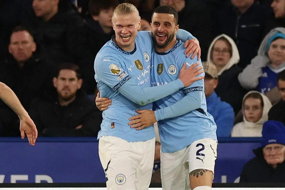 Bek kanan Manchester City, Kyle Walker (kanan) meraikan gol bersama penyerangnya, Erling Haaland. Kehilangan Walker akan dirasakan oleh seluruh pasukannya.