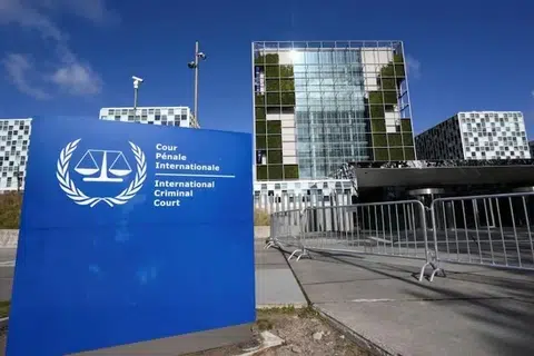 Bangunan Mahkamah Jenayah Antarabangsa (ICC) di The Hague, Belanda. Pemerintah Presiden Amerika Syarikat, Encik Donald Trump, dilaporkan sedang menyediakan sekatan menyeluruh terhadap ICC yang boleh menjejaskan urus niaga kewangan dan operasi harian mahkamah itu.
