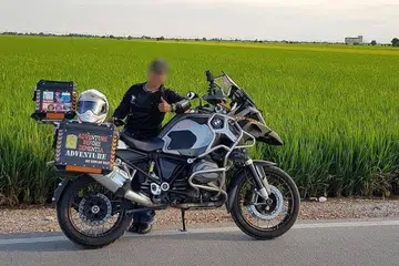 Penunggang motosikal yang dikait dengan langgar lari di Kemboja menyertai acara kebajikan di sana
