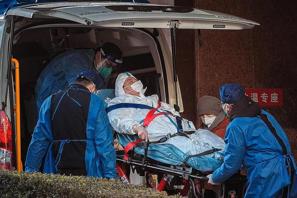 PANDEMIK KORONAVIRUS: Penularan Covid-19 menyaksikan seramai 6.68 juta maut dan dunia berdepan lebih 657 juta kes sejak ia mula dikesan di Wuhan, China, tiga tahun lalu. - Foto EPA-EFE