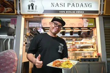 Bagi Encik Muhammad Nizam Dardiri, seorang bekas banduan, pekerjaannya sebagai tukang masak di The People’s Nasi Padang ibarat peluang kedua membina semula kehidupannya.