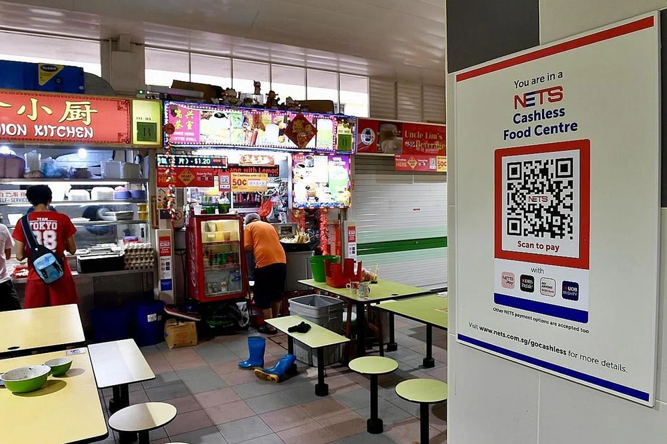 LEBIH BERMANFAAT: Satu kerjasama antara Nets dengan Singtel dan Amazon bermakna warga Singapura boleh membuat bayaran Nets di lebih banyak kedai luar Singapura di rantau ini tidak lama lagi. - Foto fail