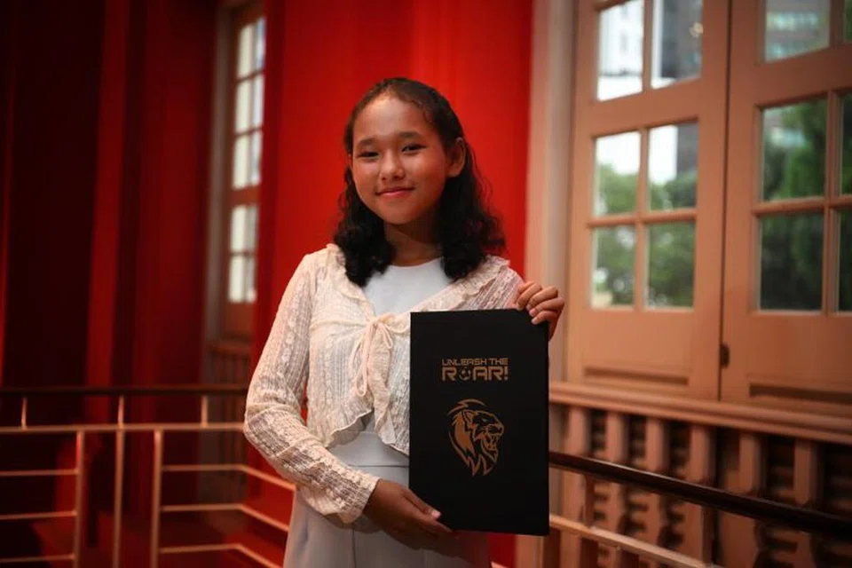 BELAJAR BAHASA SEPANYOL: Pemain bola sepak wanita pasukan  Singapura Seri Ayu Natasha Naszri akan ke ibu kota Sepanyol, Madrid, untuk belajar dan berlatih sepenuh masa di akademi ESC LaLiga & NBA.