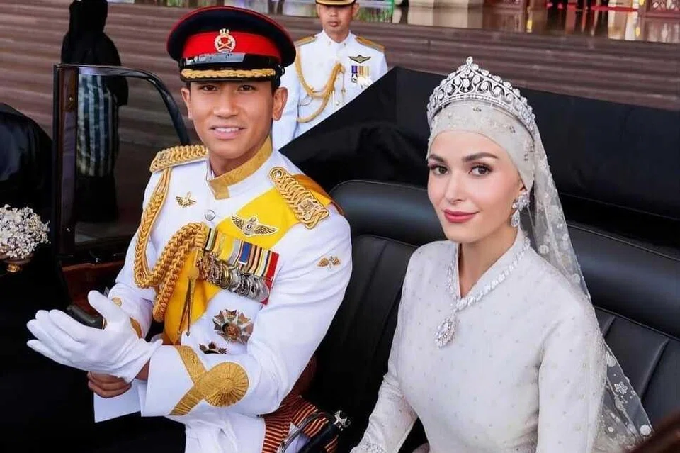 Brunei, Pengiran Muda Abdul Mateen,  Paduka Seri Pengiran Anak Isteri Anisha Rosnah Adam, Istana Nurul Iman, istiadat