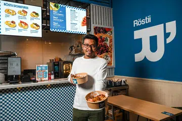 PEMILIK ROSTII: Pemilik konsep terbaharu Rostii, Encik Isrudy Shaik, yang juga pemilik restoran daging salai popular, Asap & Co di daerah Telok Ayer. 