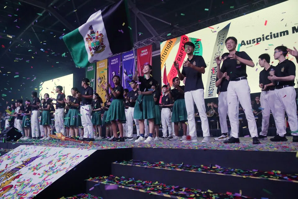 MELONTAR SORAKAN: Sambutan hari pengasas sempena ulang tahun Institusi Raffles yang ke 200 tahun diadakan di Singapore Expo pada Ahad.