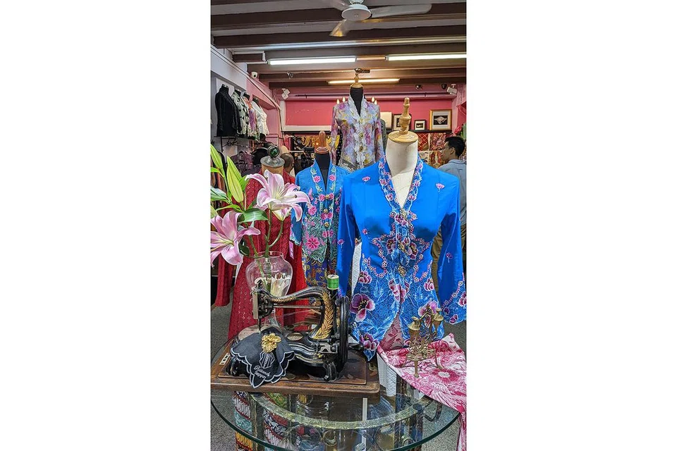 WARISAN ASIA TENGGARA: Empat negara Asia Tenggara termasuk Singapura mencalonkan kebaya untuk disenaraikan dalam Unesco tahun depan. - Foto KEBAYA BY RATIANAH