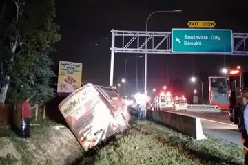 Seramai 29 orang berada di dalam bas yang dalam perjalanan dari Boon Lay ke Ipoh, Perak.