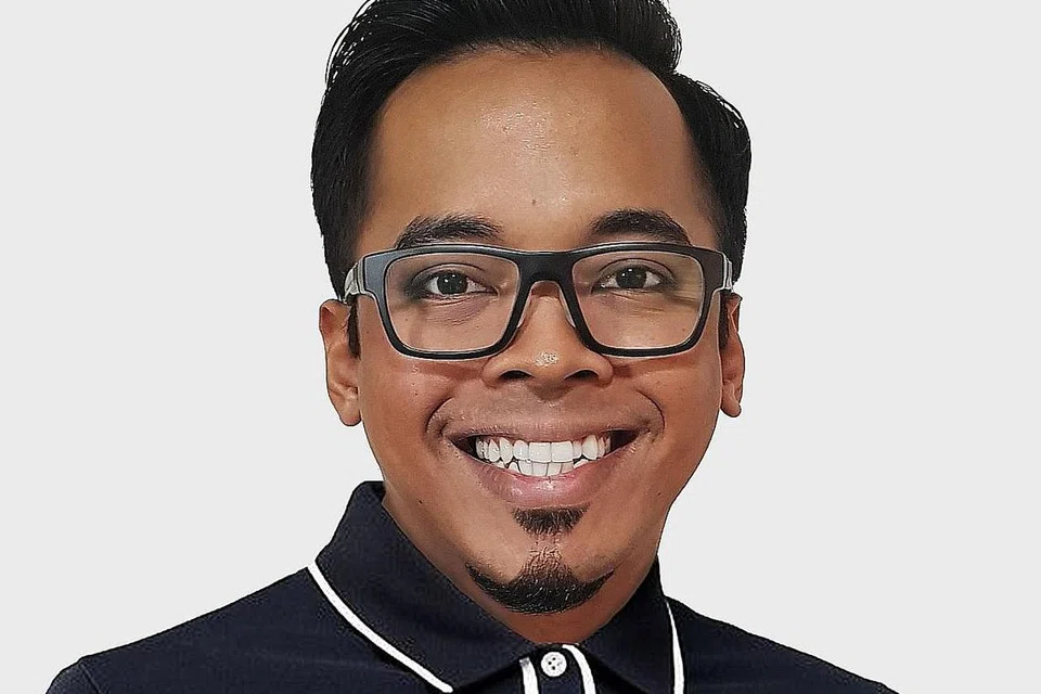 Annas Mahmud.