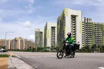 Secara keseluruhan, bilangan kematian di tempat kerja menurun daripada 43 kes pada 2024, menjadikan kadar kematian di tempat kerja kepada 0.96 bagi setiap 100,000 pekerja.