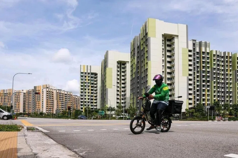 Secara keseluruhan, bilangan kematian di tempat kerja menurun daripada 43 kes pada 2024, menjadikan kadar kematian di tempat kerja kepada 0.96 bagi setiap 100,000 pekerja.