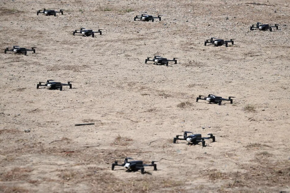 Dron Teknologi Sistem Udara Berbilang Kawalan Kos Rendah (Locust) yang digunakan semasa Latihan Wallaby 2025. 