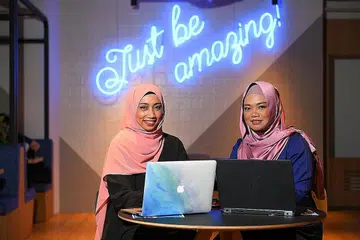 CIK NORETTA JACOB: Galak ibu bapa menyediakan persekitaran sesuai untuk berinteraksi secara dwibahasa.