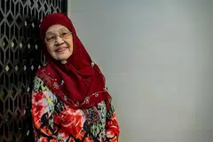 SENI HANYA SEJARAH: Zaiton tidak lagi berminat berlakon selepas filem terakhirnya 'Raja Bersiong' tamat penggambaran. - Foto BM oleh NUR DIYANA TAHA