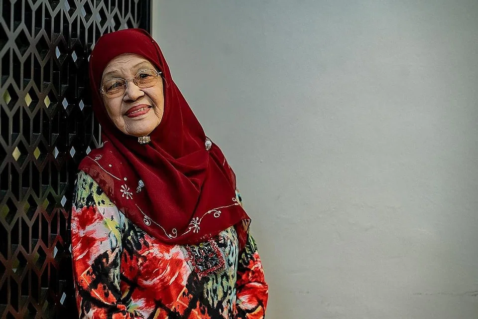 SENI HANYA SEJARAH: Zaiton tidak lagi berminat berlakon selepas filem terakhirnya 'Raja Bersiong' tamat penggambaran. - Foto BM oleh NUR DIYANA TAHA