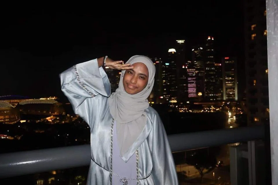 Allahyarhamha Afifah Munirah Muhammad Azril, 17 tahun, dijumpai terdampar di bawah sebuah kereta susulan nahas di persimpangan Tampines Avenue 1 dan Tampines Avenue 4 pada 22 April.