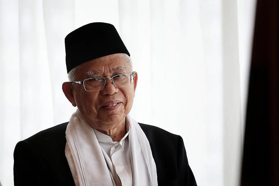 PASANGAN MANTAP: Kiyai Haji Ma'ruf Amin dilantik Naib Presiden ke-13 Indonesia bersama-sama Presiden Joko Widodo yang terpilih dalam Pilihan Raya Presiden Indonesia 2019. - Foto fail 