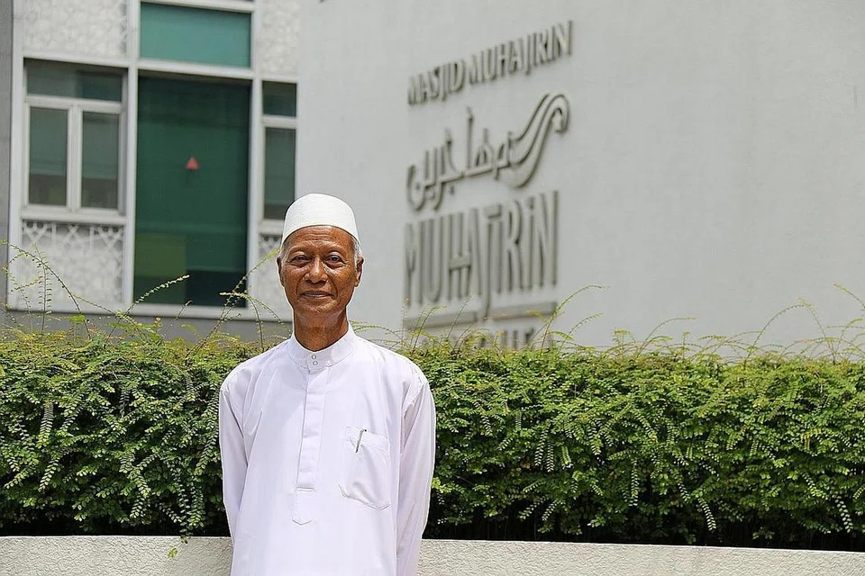 MASJID BAGAI RUMAH KEDUA: Encik Hamri Hunar telah menyaksikan pembangunan Masjid Muhajirin sejak ia mula ditubuhkan. Walau sudah bersara, Encik Hamri giat dalam kegiatan masjid hingga kini.